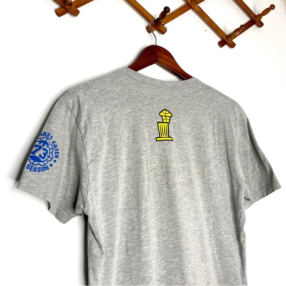 JOHNNY CUPCAKES STEPH CURRY Big Kid MVP Golden State Warriors #30 Graphic Tee - Picture 8 of 12